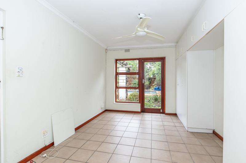 4 Bedroom Property for Sale in Constantia Western Cape
